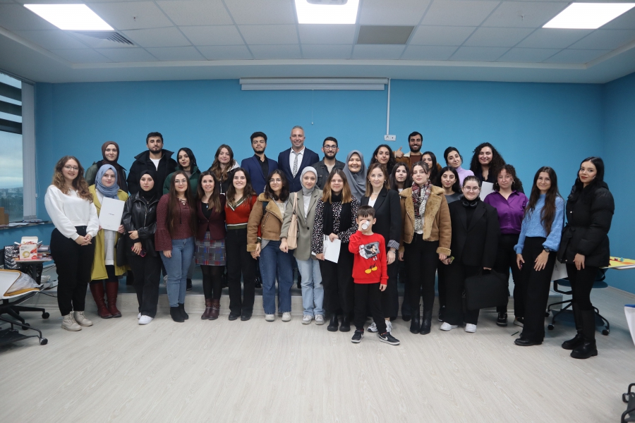 Tasarım Odaklı Düşünme Atölyesi Gerçekleşti